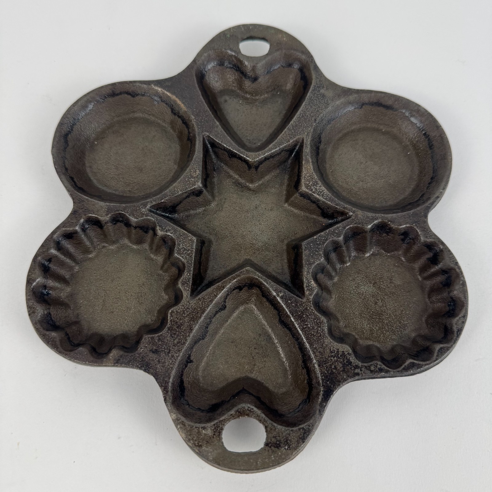Vintage Cast Iron JW Baking Mold Pan 9