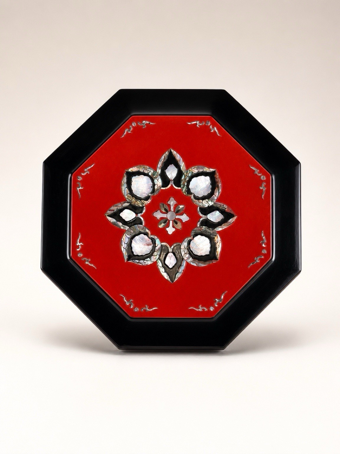 Red & Black Korean Lacquerware Bento Box Mother of Pearl Inlaid Octagon Vintage Red & Black Korean Lacquerware Bento Box Mother of Pearl Inlaid Octagon Vintage