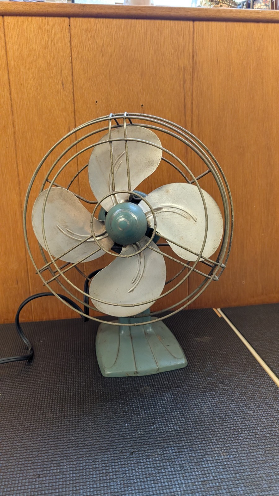 Vintage A. C. Gilbert & Co. Oscillating Fan Cast Iron Base P-10246 A430 Works