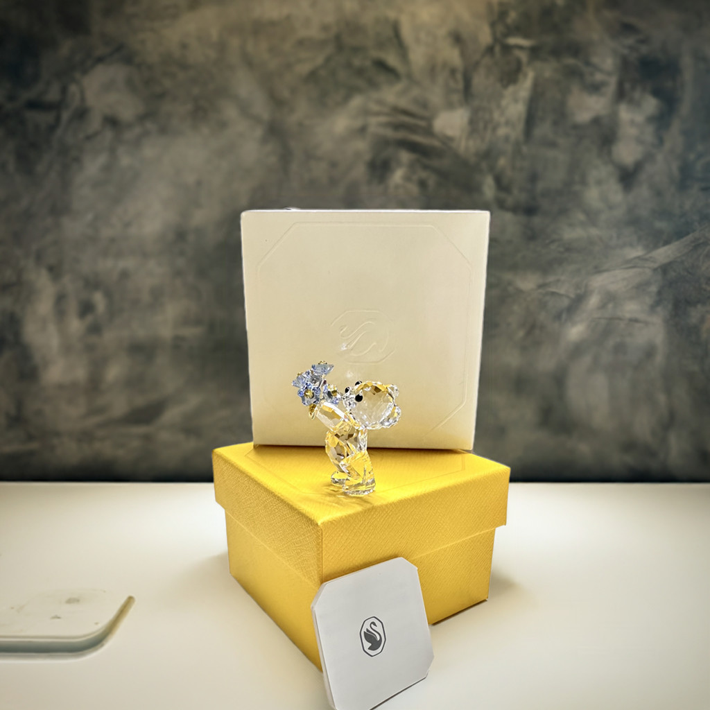 Swarovski Kris Bear Forget-Me-Not Flowers Crystal Figurine 5427993 NEW authentic