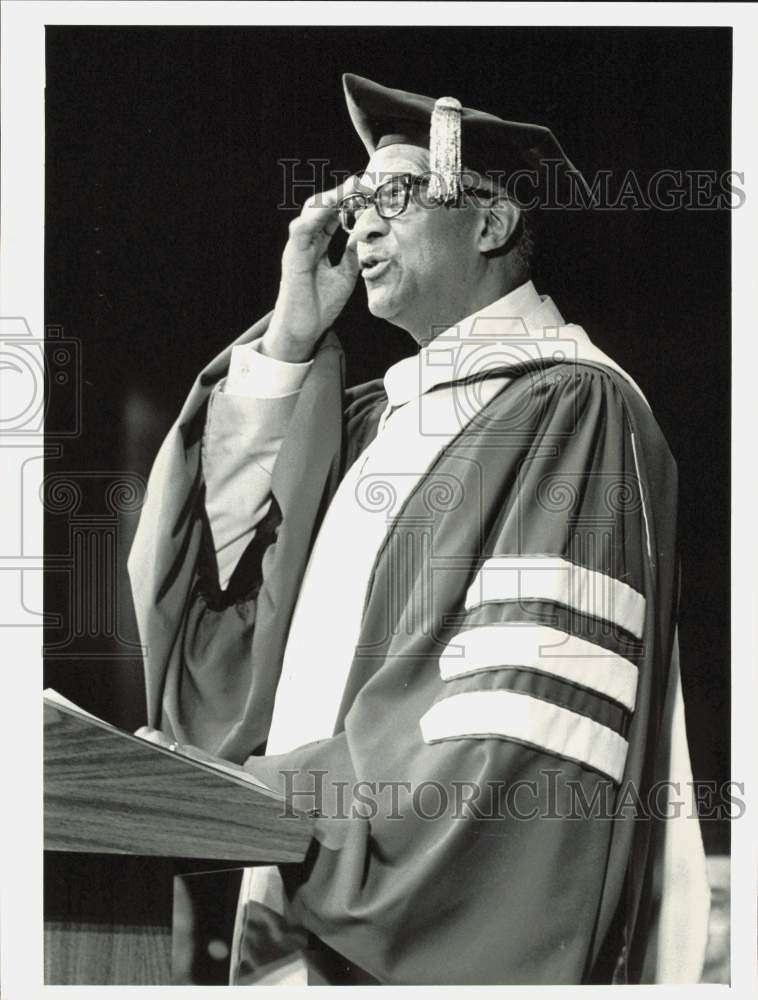 Press Photo Former JGSU President Dr. Lionel H. Newsom Speaks at Graduation Press Photo Former JGSU President Dr. Lionel H. Newsom Speaks at Graduation