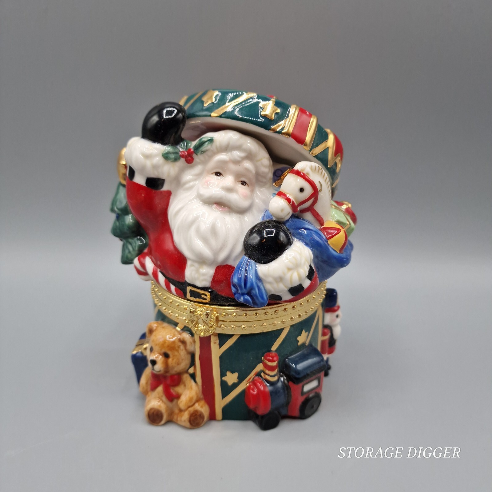 Vintage Traditions Santa Clause Holiday Hinged Keepsake Trinket Decorative Box