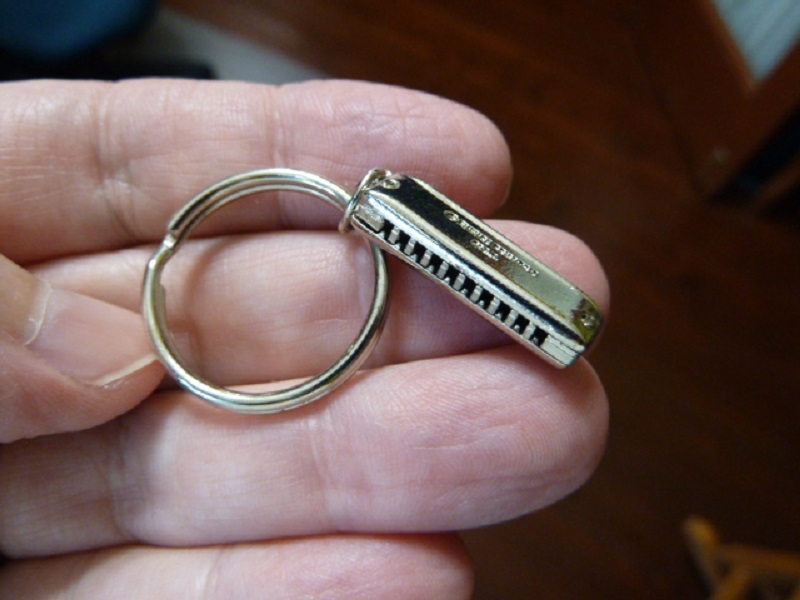 (M329-D) 10-hole SILVER HARMONICA KEY CHAIN ring jewelry HOHNER Meisterklasse