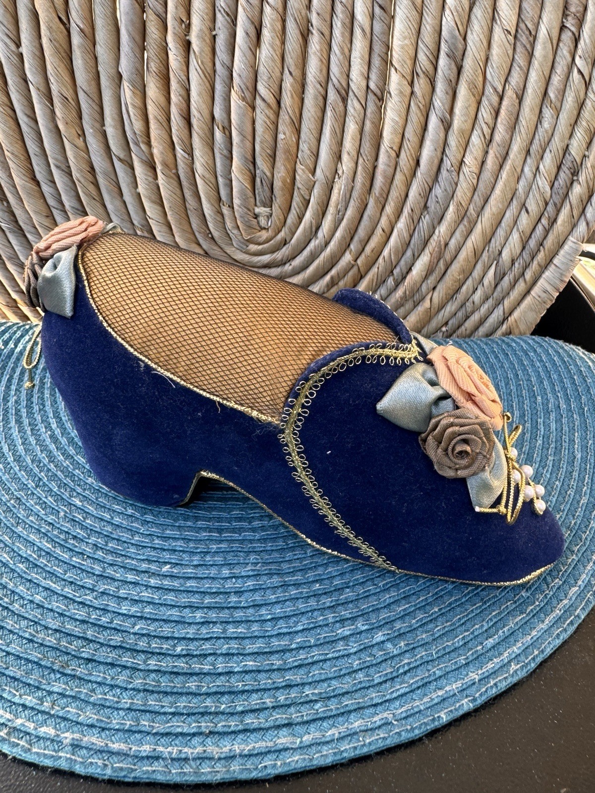 VTG Victorian Style Blue Velvet Slipper Shoe Pin Cushion Novelty New No Box VTG Victorian Style Blue Velvet Slipper Shoe Pin Cushion Novelty New No Box