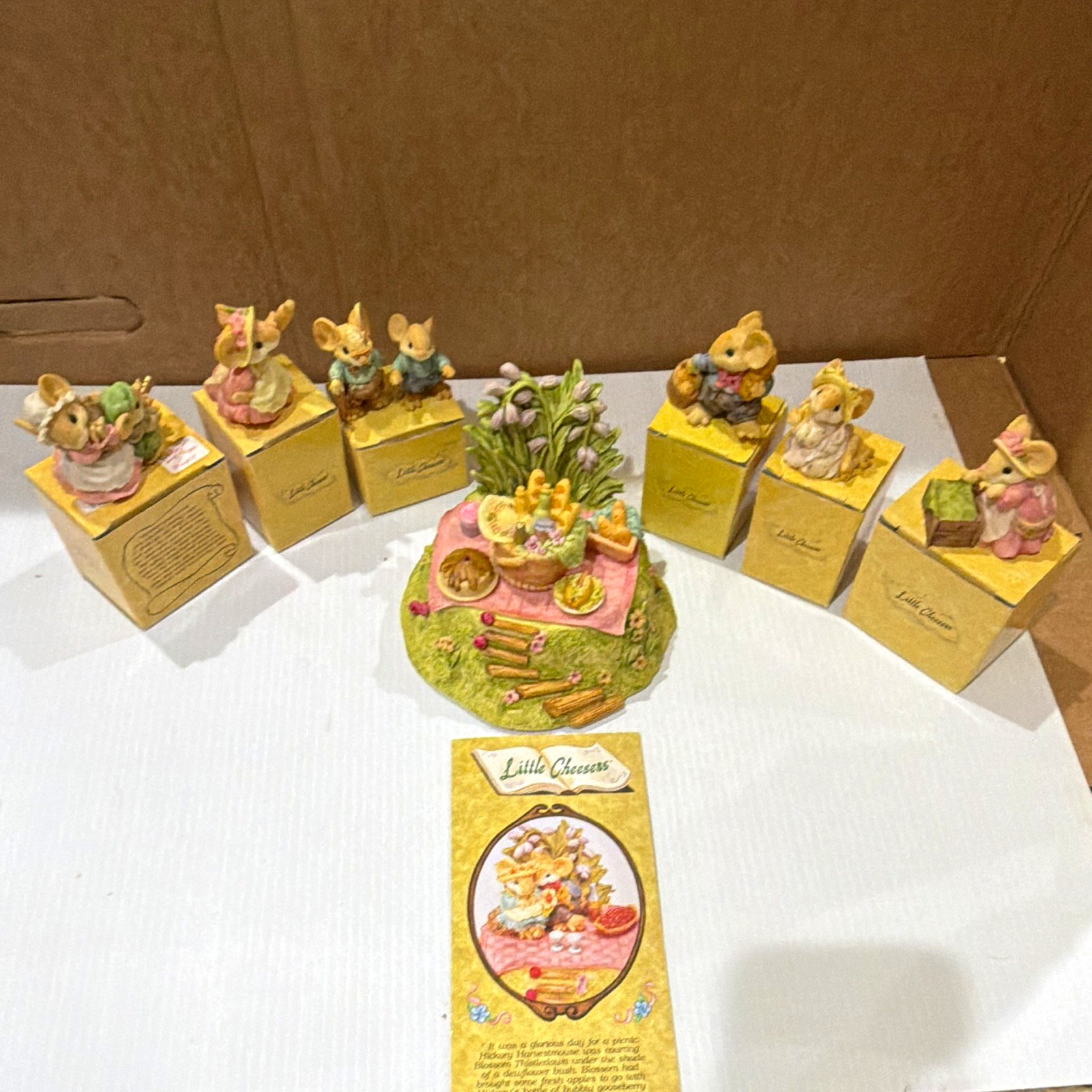 Ganz Little Cheesers Mouse Figurines Lot w/ Boxes & Picnic Scene Display
