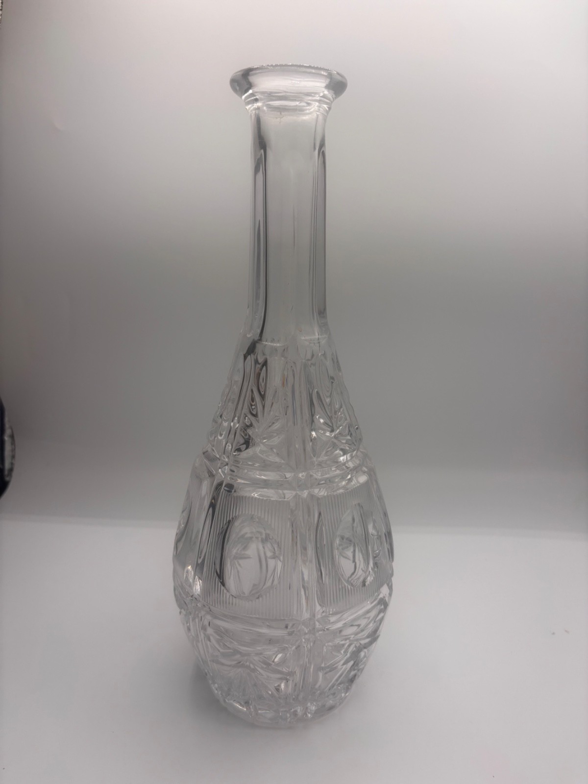 Vintage Heavy Crystal Vase Starburst Oval Medallion American Brilliant Style 11.