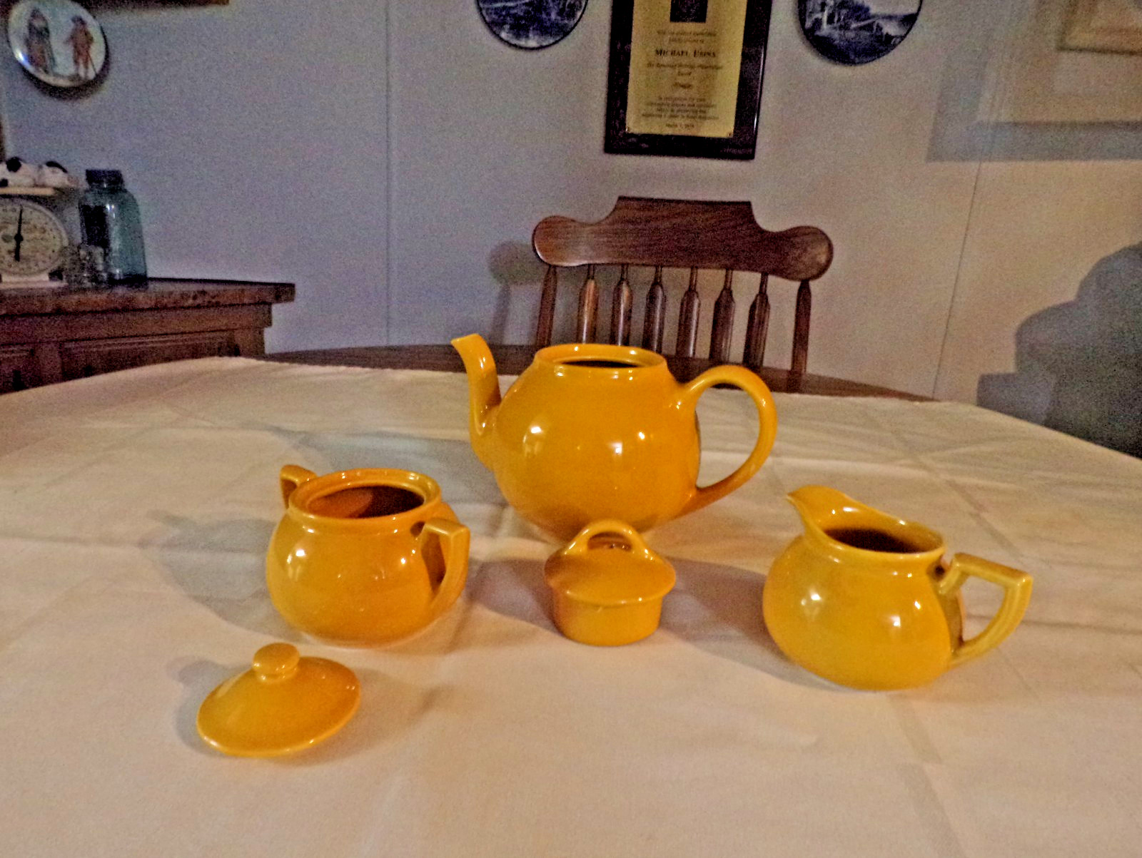 Hall\'s China Tea Pot Creamer And Sugar Lipton Tea Company.