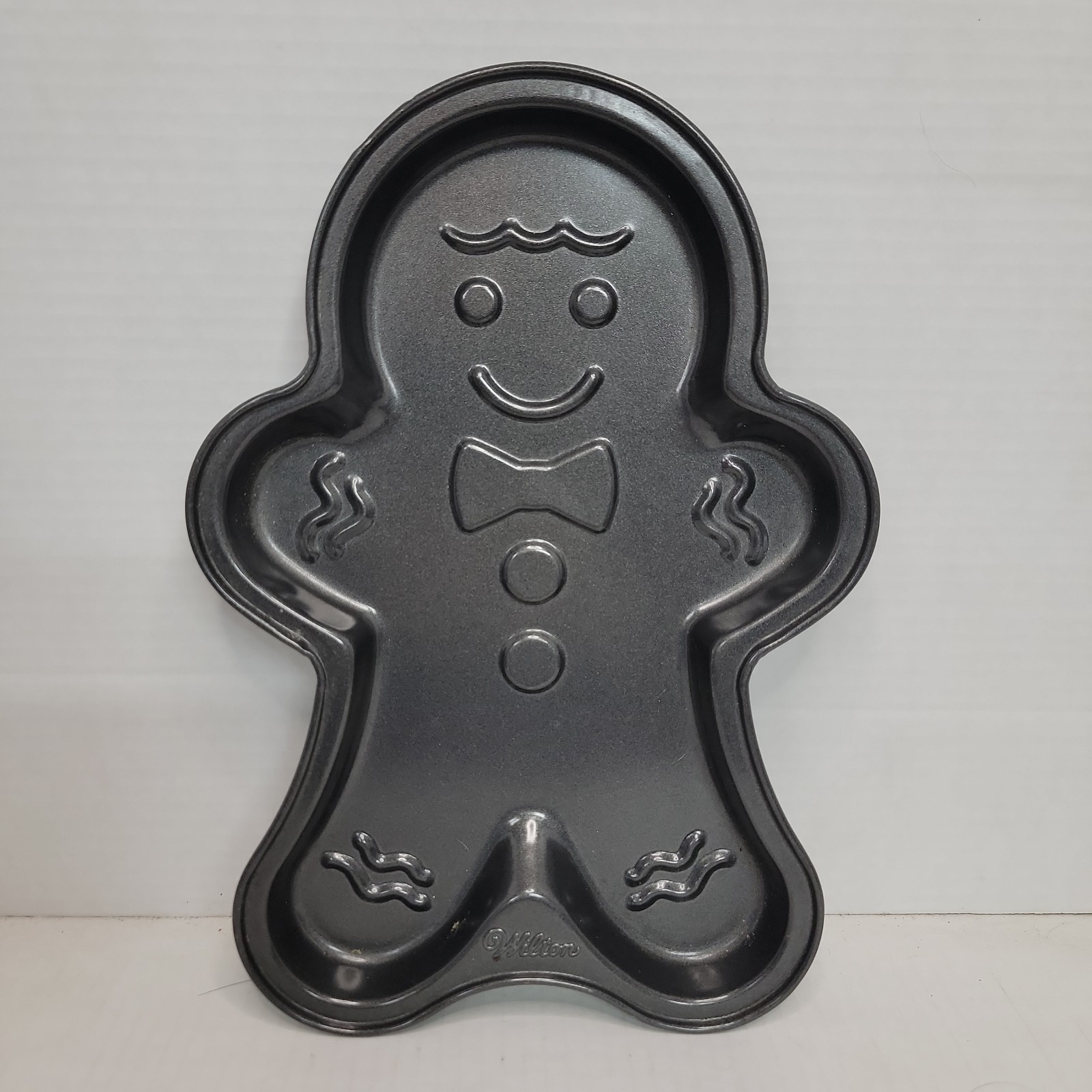 Wilton Gingerbread Man Cake Pan – 12x8 Non-Stick Holiday Mold