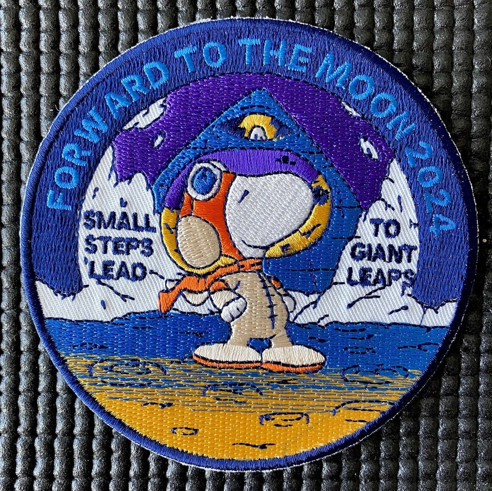 NASA FORWARD TO THE MOON 2024 SPACE CAMPAIGN PATCH - ARTEMIS PROGRAM - 3.5” NASA FORWARD TO THE MOON 2024 SPACE CAMPAIGN PATCH - ARTEMIS PROGRAM - 3.5”