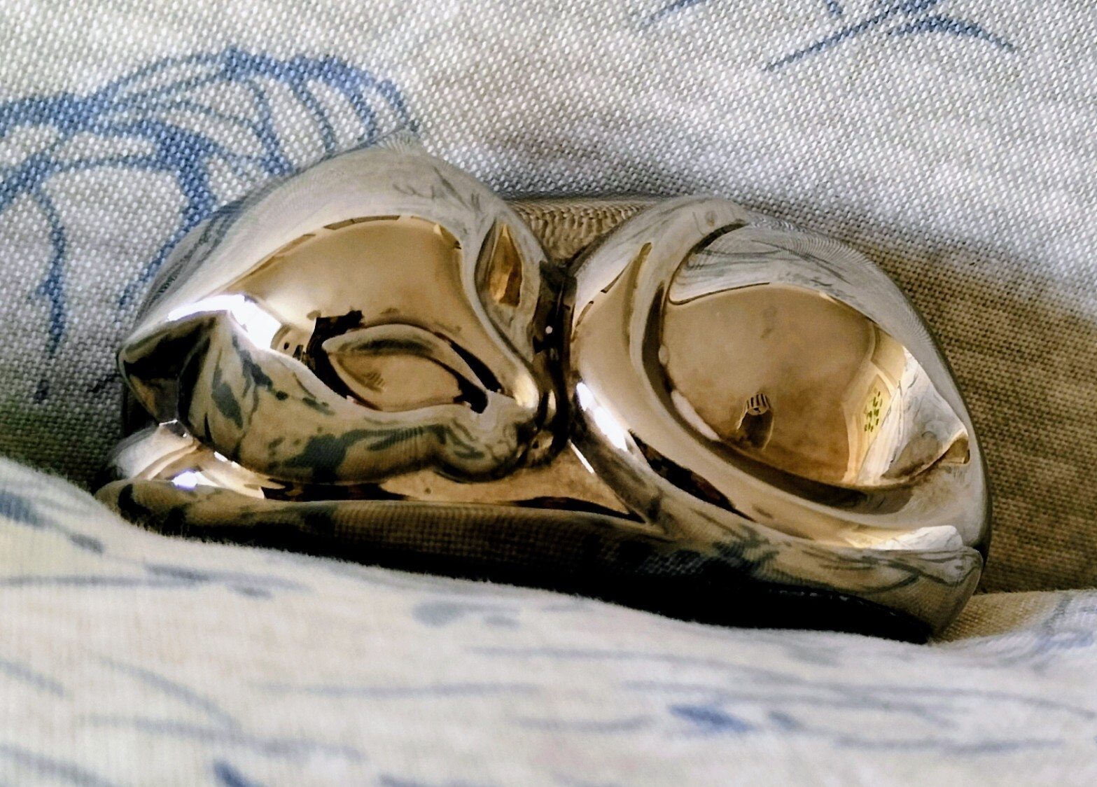 Vintage Dansk Silver-Plated Sleeping Cat Paperweight/Figurine. 3\