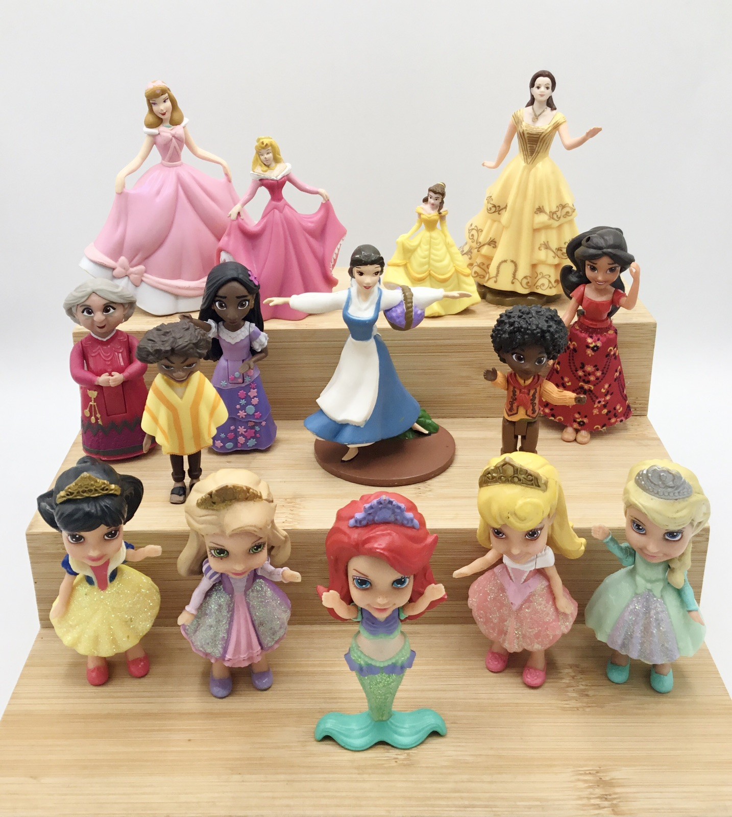 🌟Disney Figure Lot of 15 - Animators Deluxe/Princesses/Elena/Belle +/Encanto