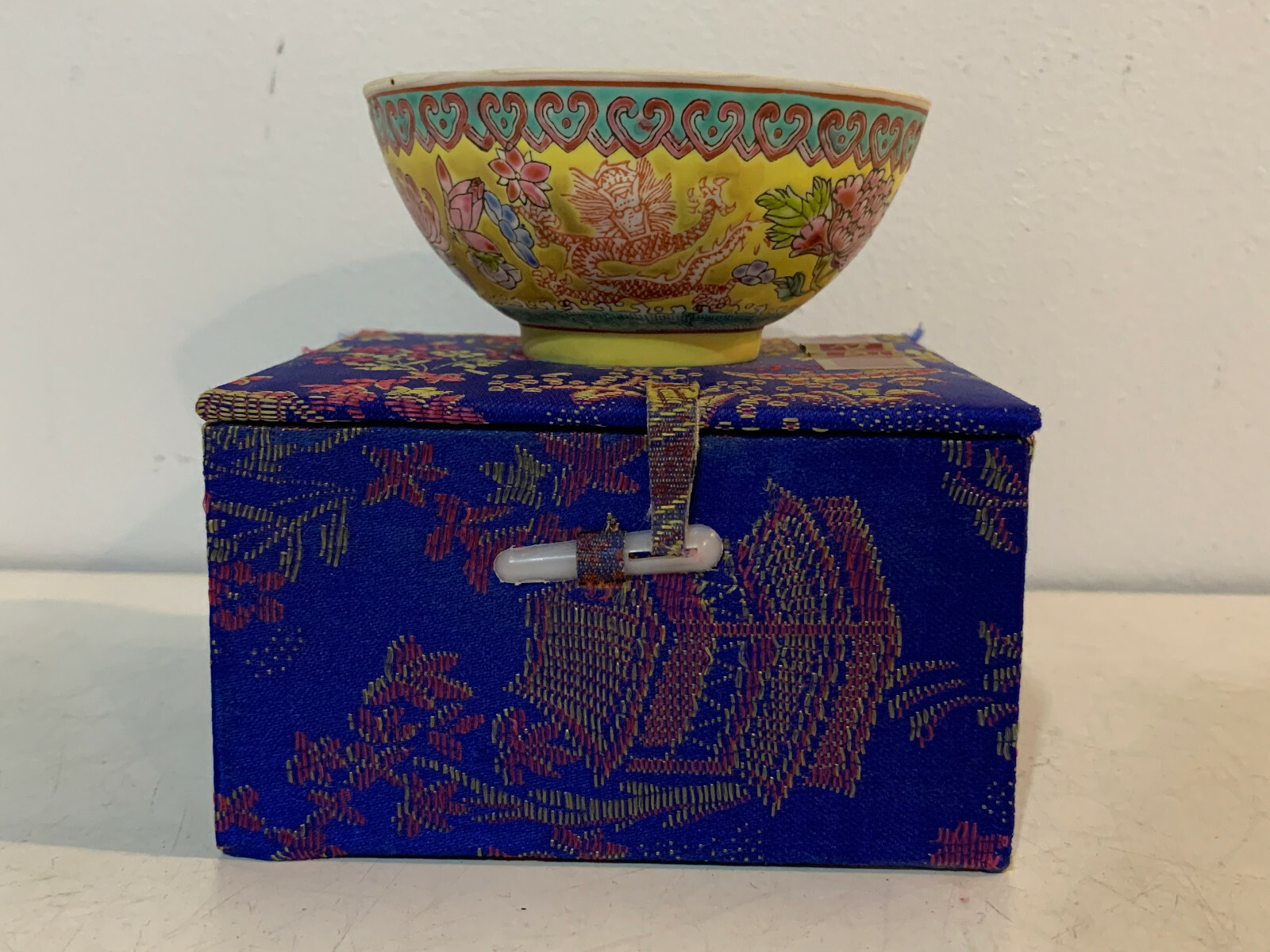 Vtg Chinese Jingdezhen Zhi Signed Eggshell Porcelain Bowl Dragons Floral w/ Box Vtg Chinese Jingdezhen Zhi Signed Eggshell Porcelain Bowl Dragons Floral w/ Box