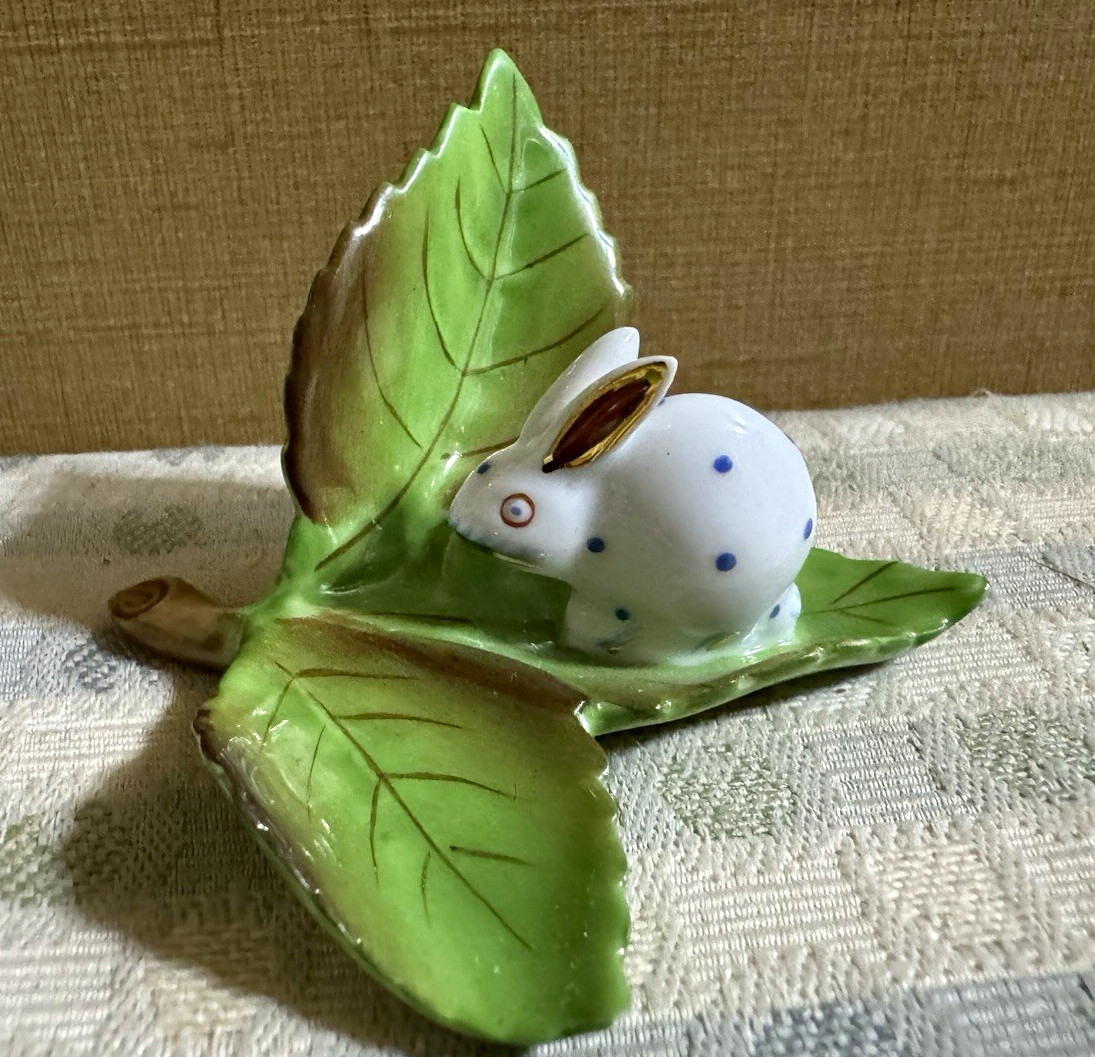Herend Hungary Hand Painted Porcelain Rabbit Figurine on Green Leaf Base Herend Hungary Hand Painted Porcelain Rabbit Figurine on Green Leaf Base