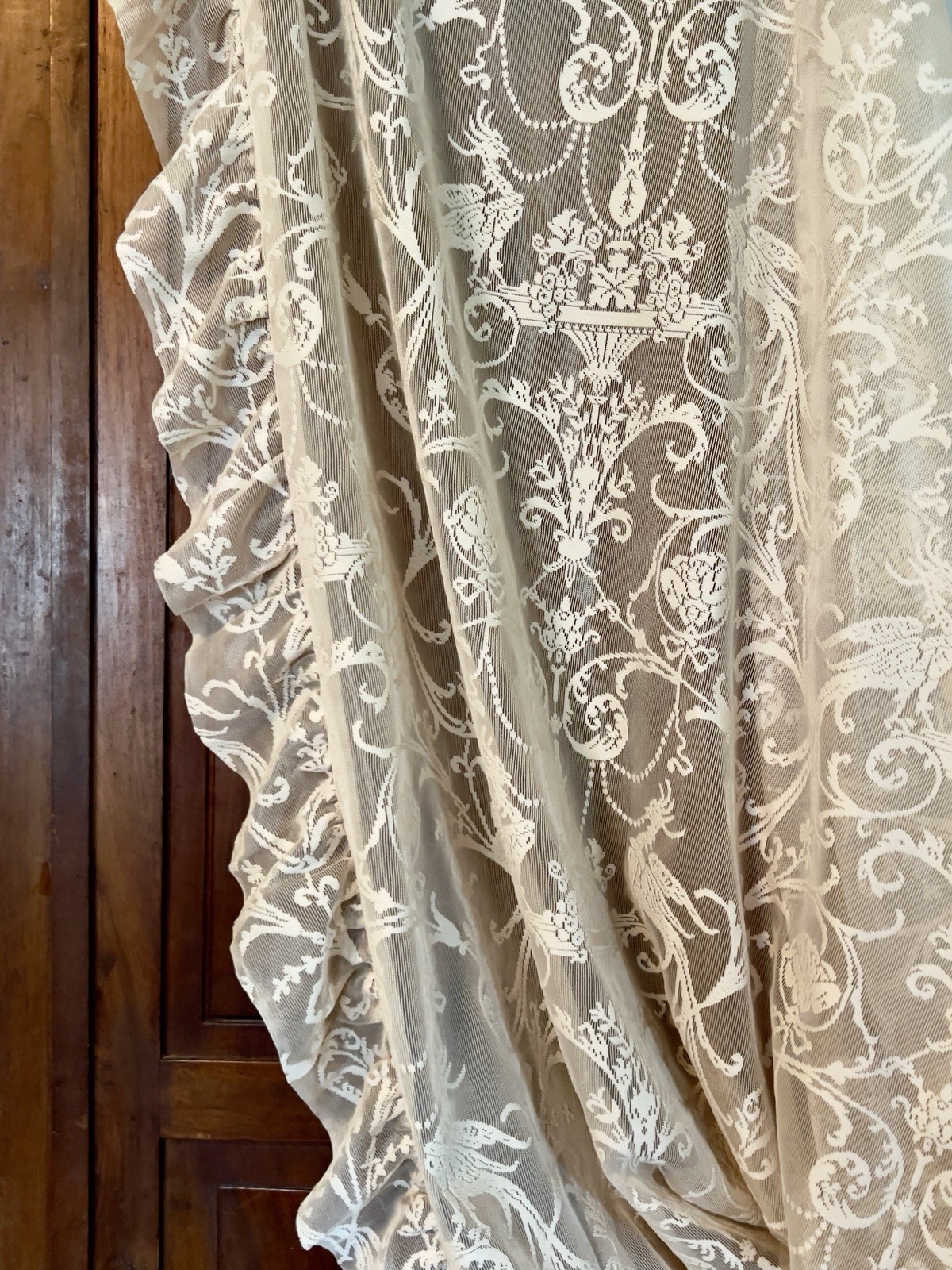 VTG CREAM IVORY RUFFLED FLORAL NET LACE PRISCILLA CURTAIN PAIR BIRD URN 55x87