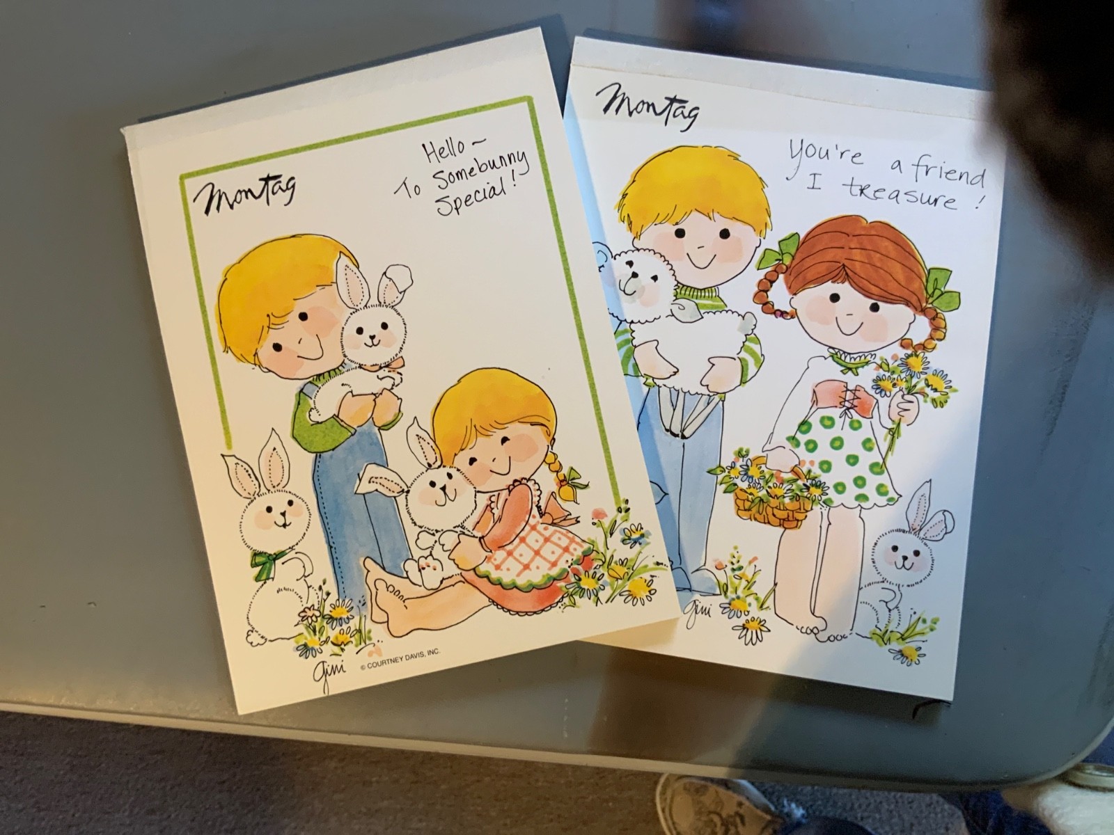 PAIR OF VINTAGE 1970S MONTAG NOTEPAD BY COURTNEY DAVIS