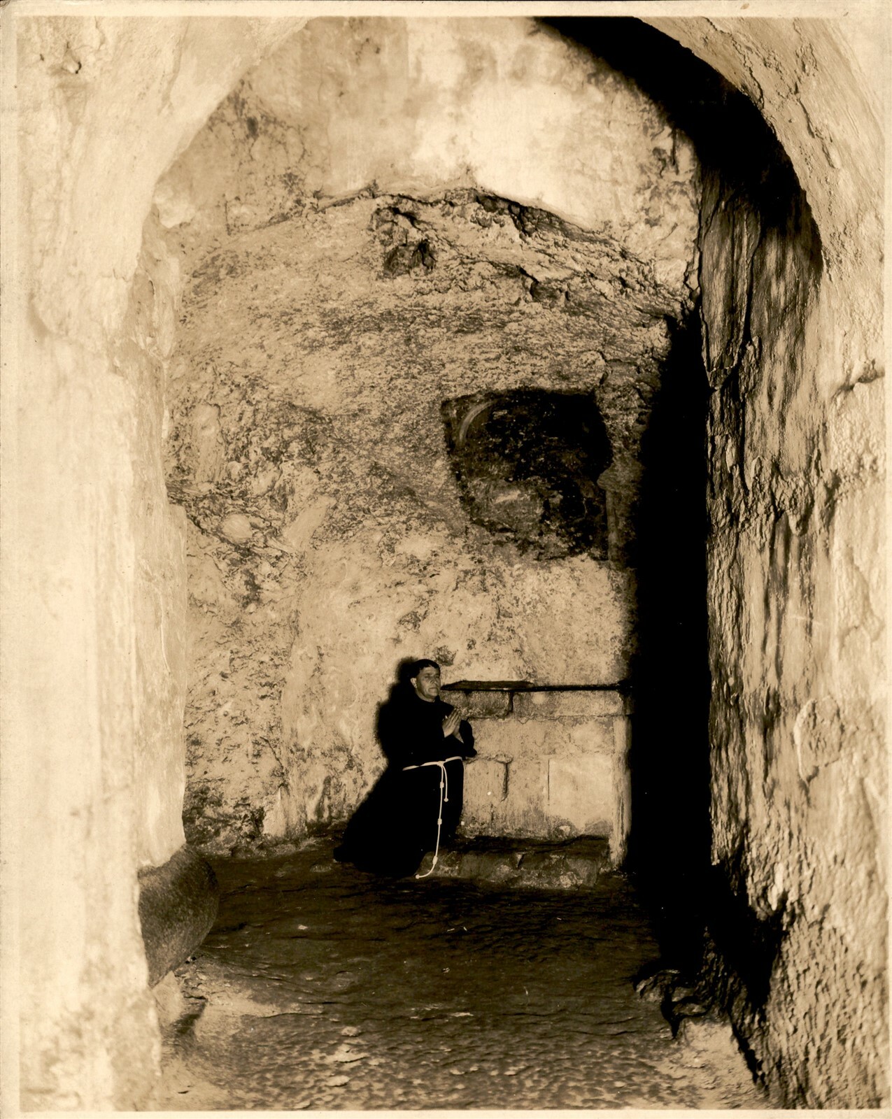 GA148 Original Photo SYRACUSE SICILIY ITALY Altar of St Paul Crypt St Marcian