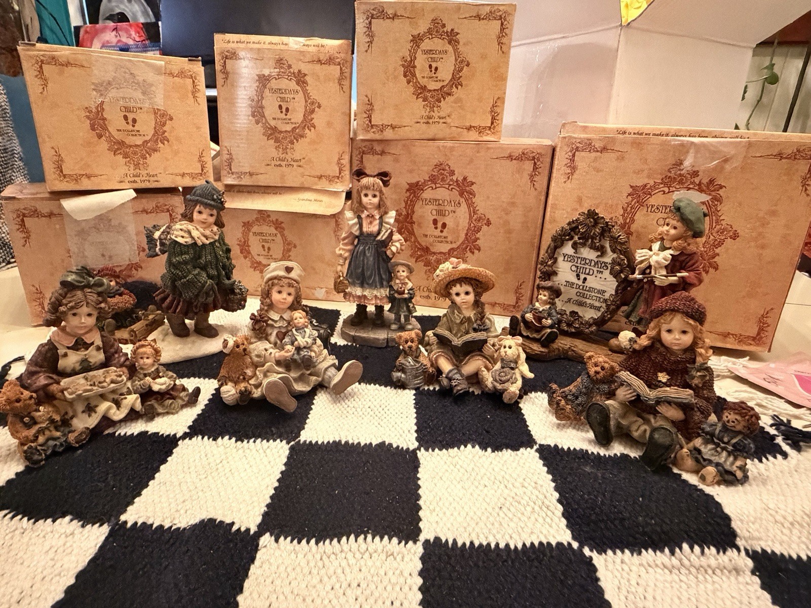 7 figures Yesterdays Child Dollstone Collection Figurines Original Box,  Series