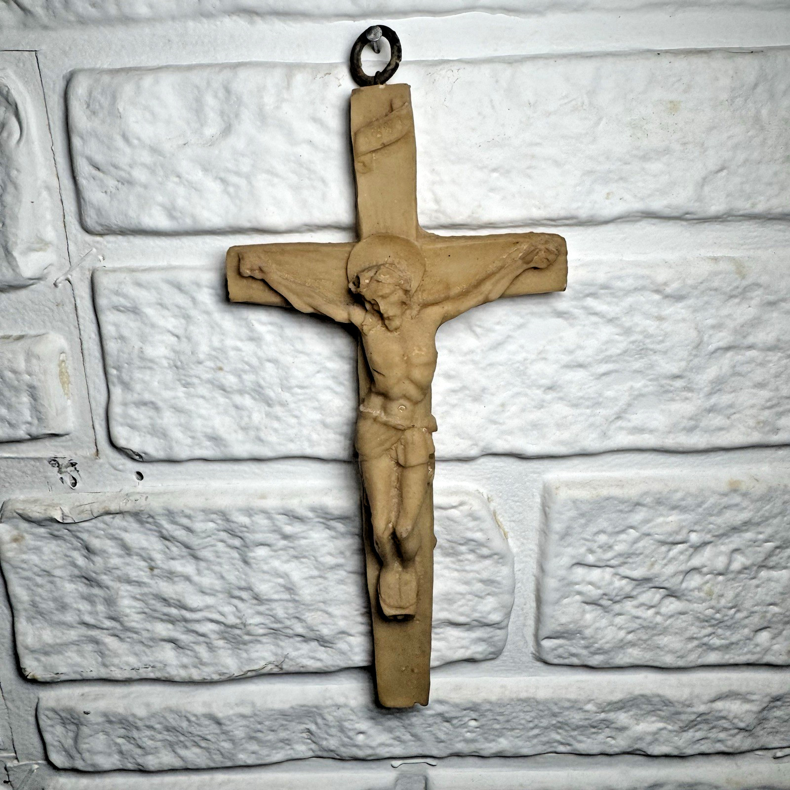 Vintage 1981 Chalkware Crucifix Wall Cross 6” Resin Corpus Christi Religious