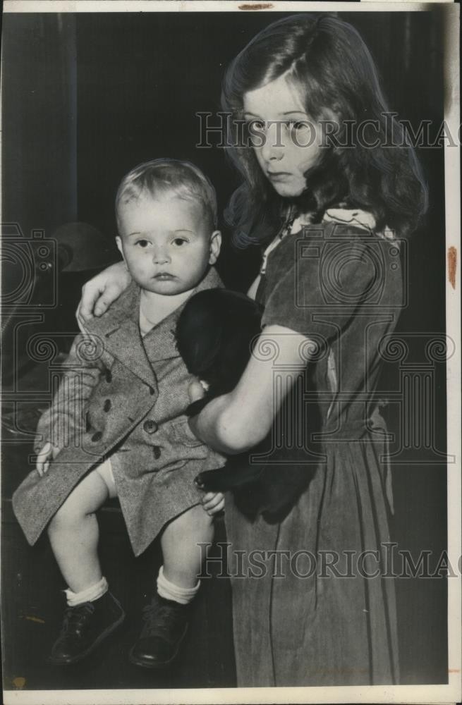 1947 Press Photo Father Frank Griswald Shot & Killed Wife Agnes Early Today