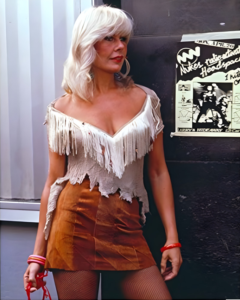 LORETTA SWIT - 8\ LORETTA SWIT - 8\