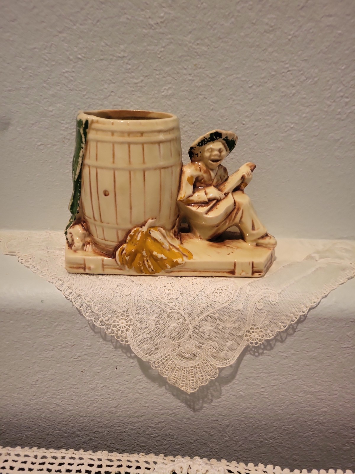 Vintage McCoy Pottery Calypso Line Man & Dog Banana Barrel Planter 5x7”