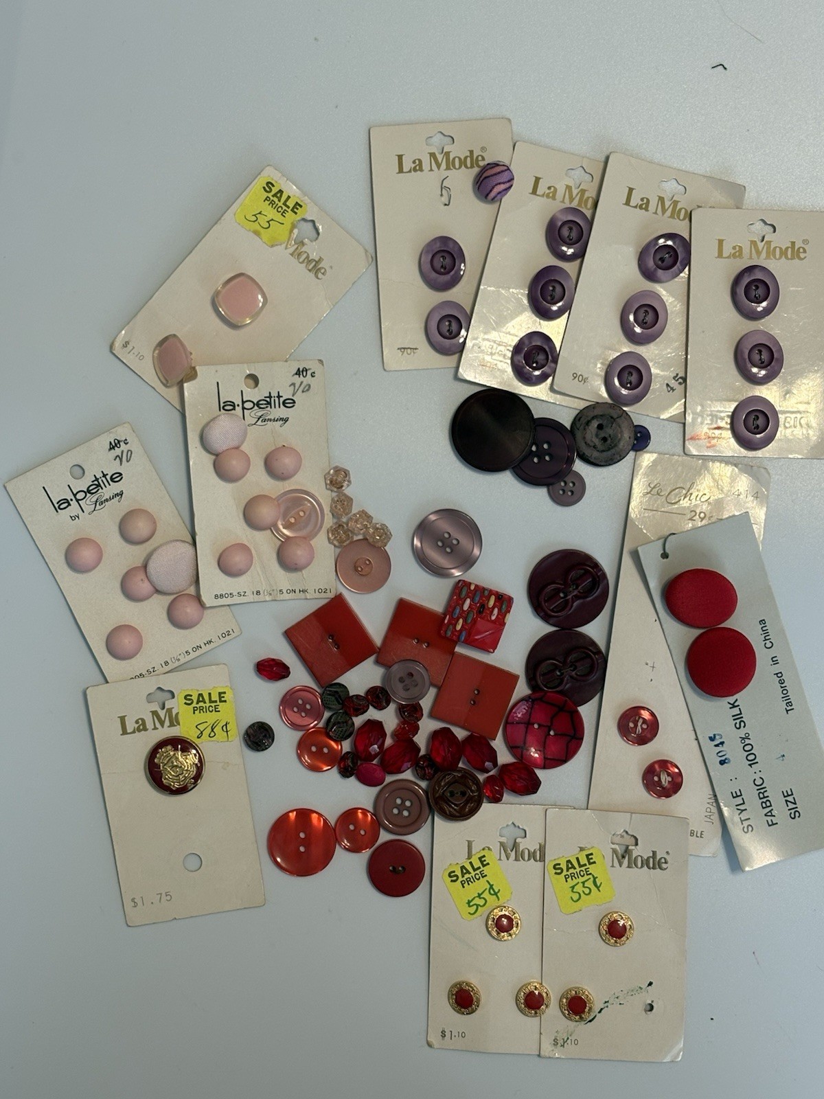Vintage La Mode La Petite Lansing Button Lot Carded & Loose Red Purple Pink