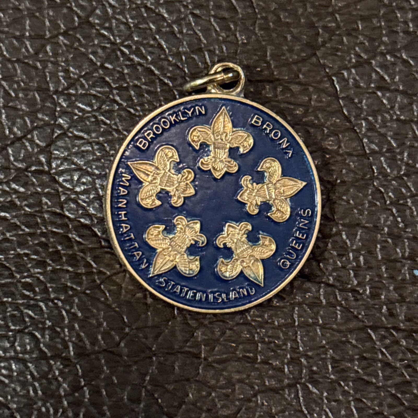 Vintage BSA Boy Scouts of America NYC 5 Boroughs Pinback gold tone blue 1950s