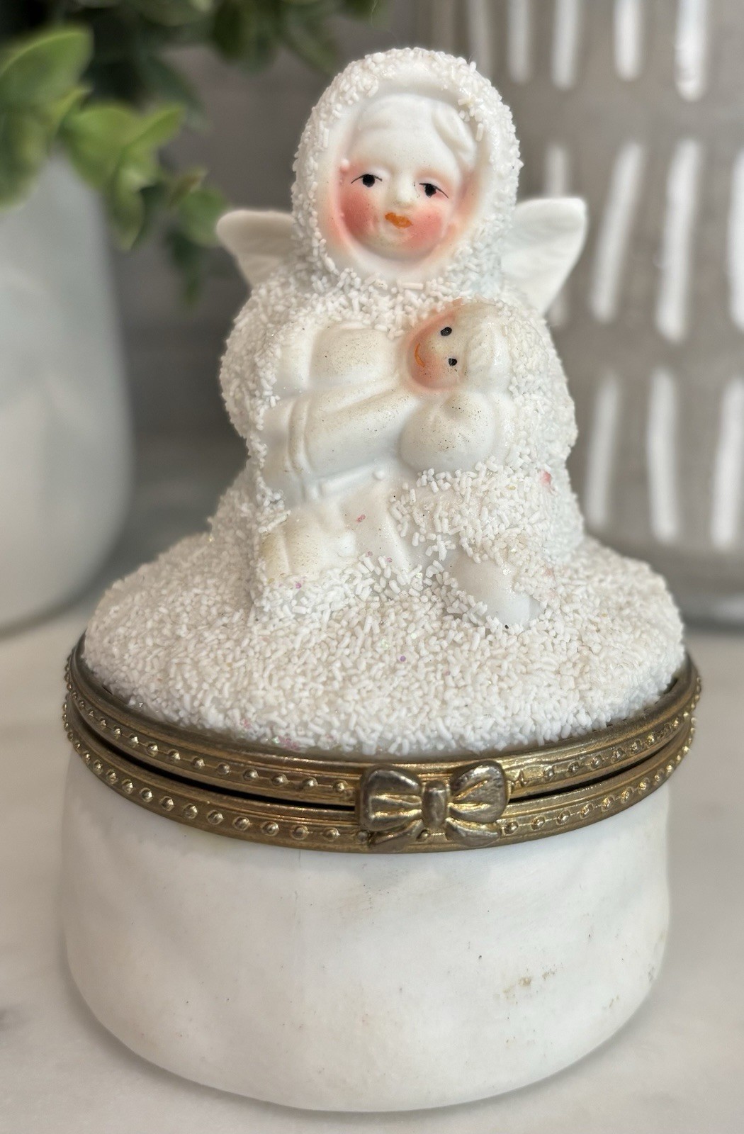 Snowbabies Style Angel Trinket Box Mother & Child White Glitter Resin Keepsake
