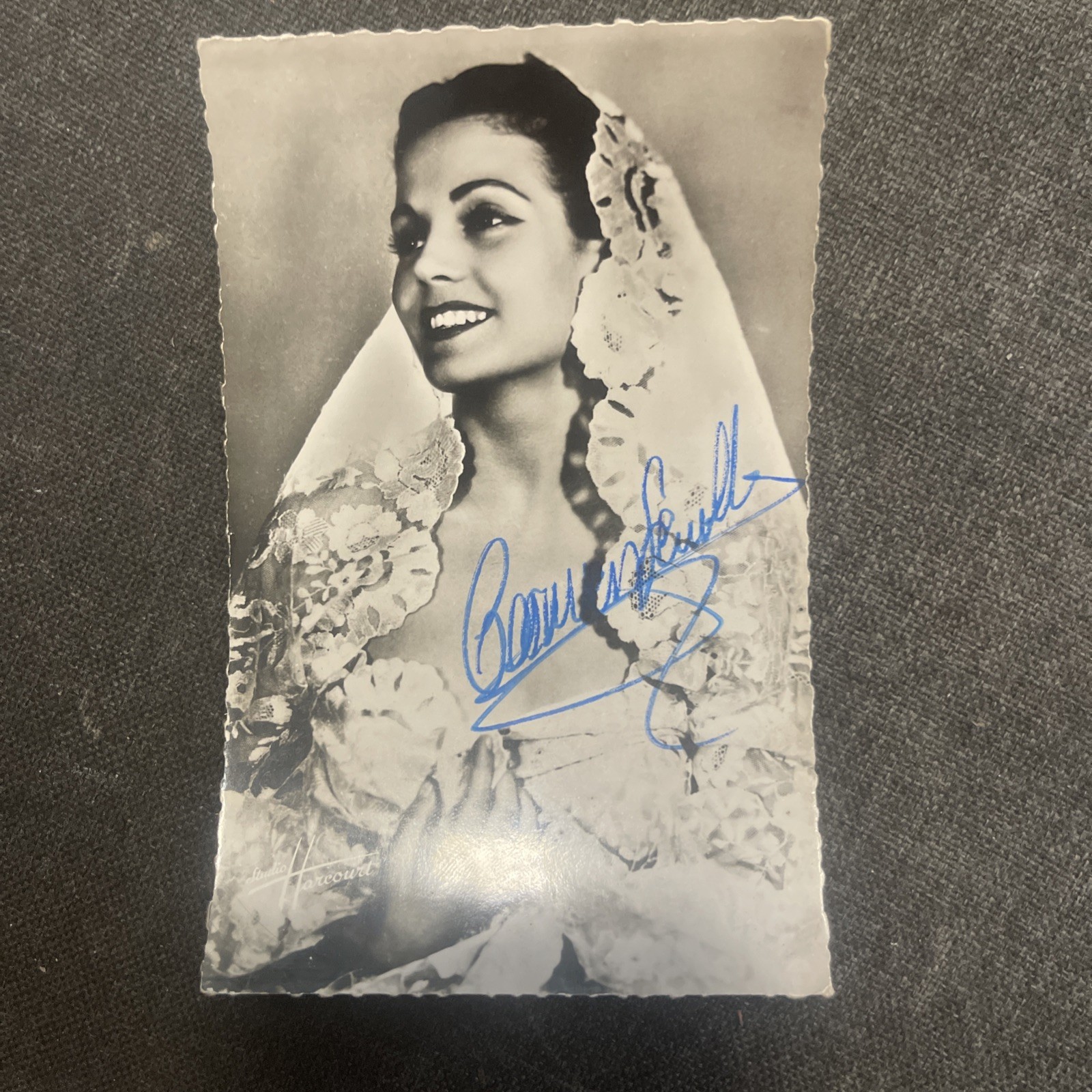 Vintage Carmen Sevilla Signature Original Autograph Cinema Postcard Vintage Carmen Sevilla Signature Original Autograph Cinema Postcard