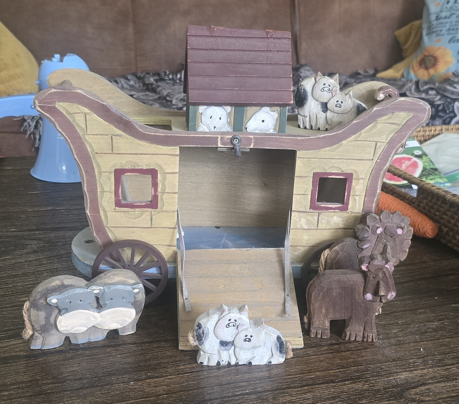 Transfar Int\'l Corp. Hand Painted Wooden Noah\'s Ark Animal Figurines