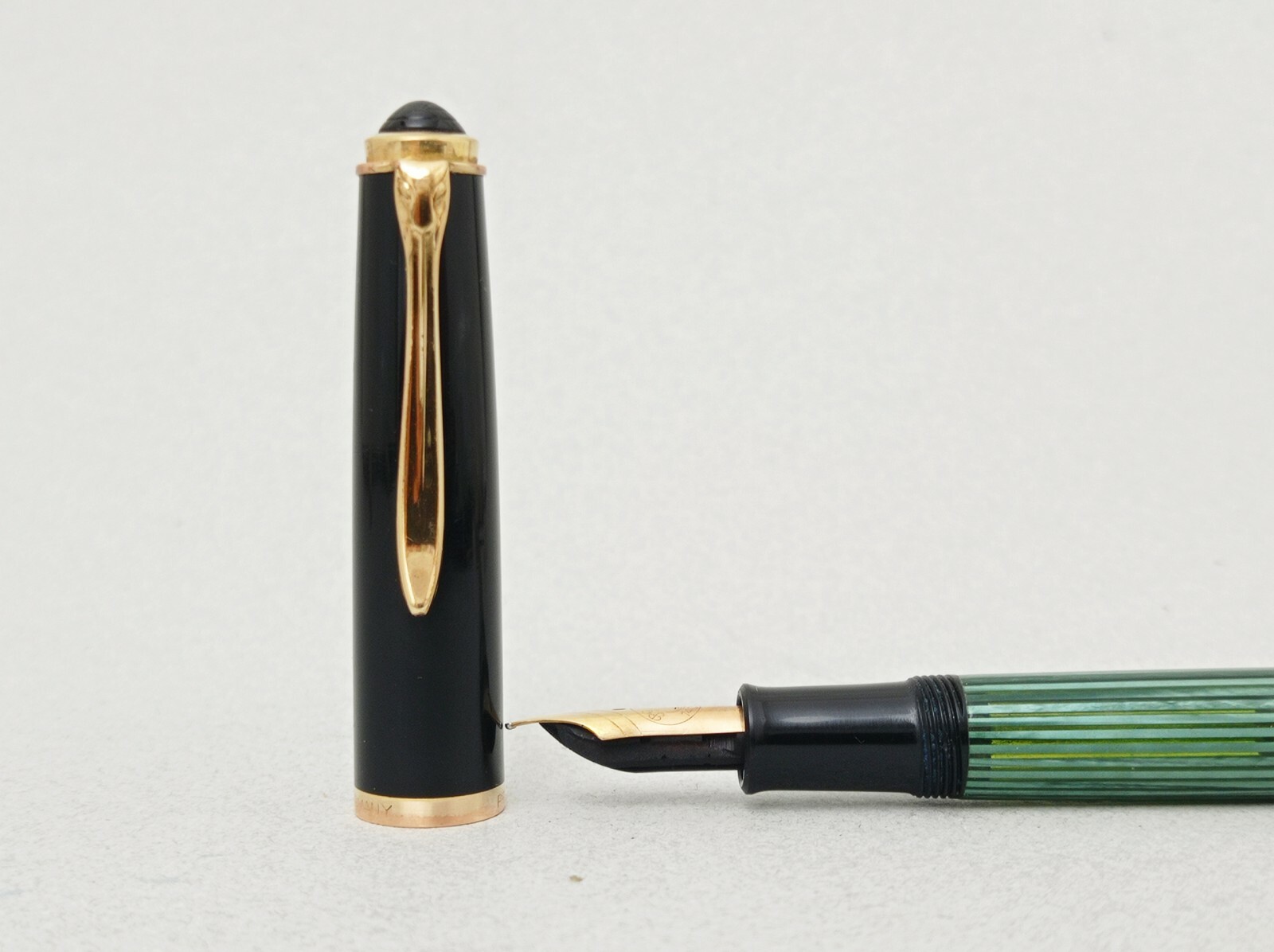 🔴 Pelikan 400NN Green Striped Fountain Pen 14k M Flex Nib Vintage Excellent