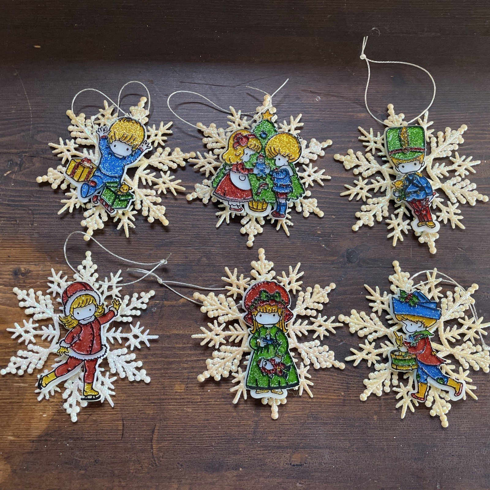 SET OF 6 JOAN WALSH ANGLUND GLITTER SNOW FLAKE SUN CATCHER CHRISTMAS ORNAMENTS SET OF 6 JOAN WALSH ANGLUND GLITTER SNOW FLAKE SUN CATCHER CHRISTMAS ORNAMENTS