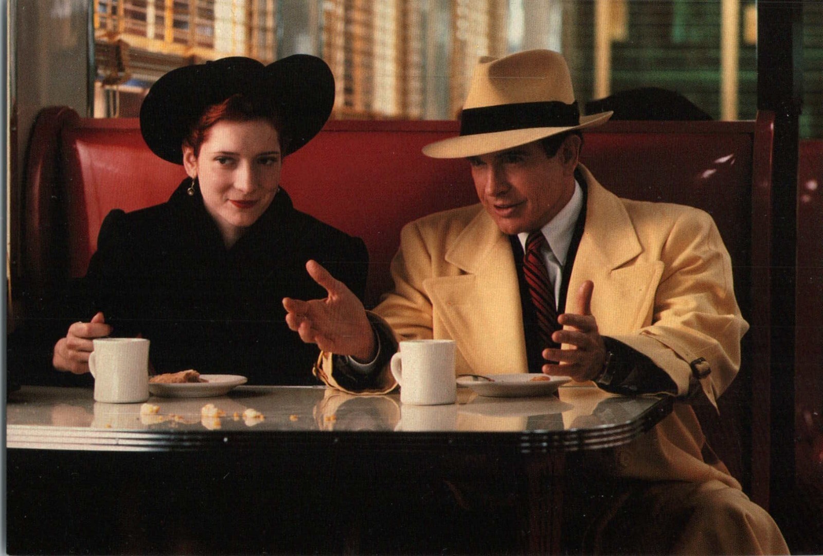 Dick Tracy Movie Warren Beatty Glenne Headly at Diner Booth Vintage Postcard Dick Tracy Movie Warren Beatty Glenne Headly at Diner Booth Vintage Postcard