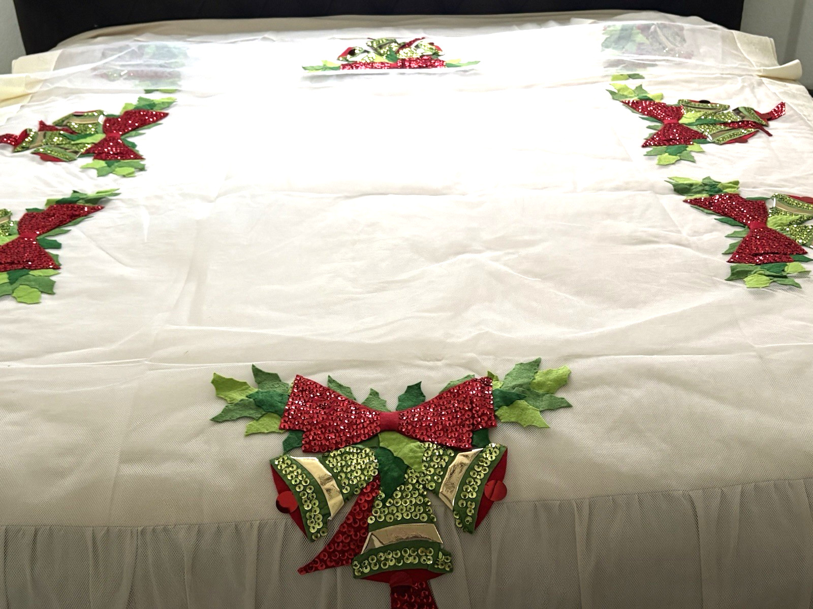 Vtg 50s Christmas Tulle Mesh Tablecloth Sequined Felt Holiday Bells Lrg 105x72