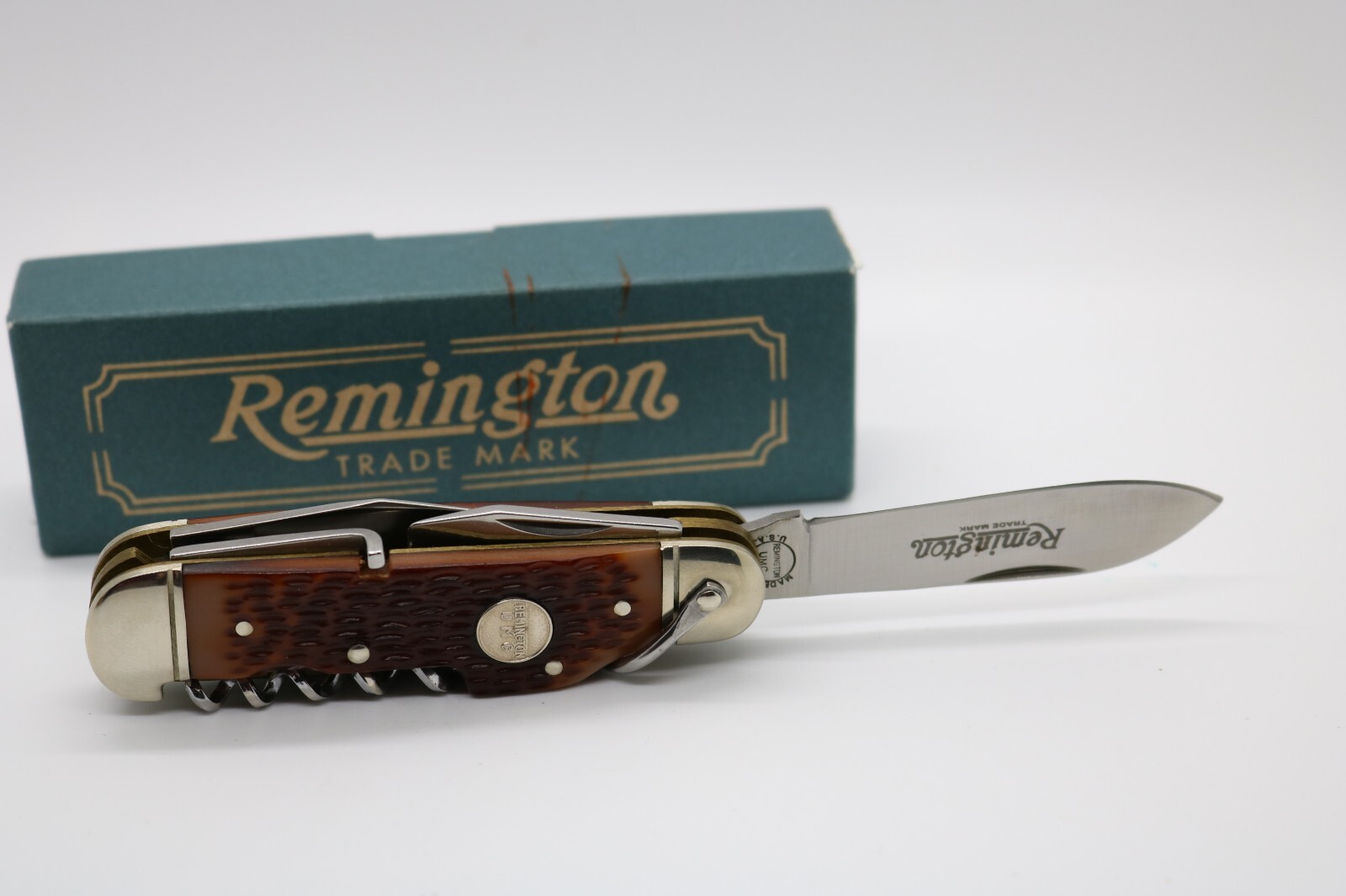 REMINGTON UMC R3843 SCOUT KNIFE - 1996 - IN BOX - PAPERWORK REMINGTON UMC R3843 SCOUT KNIFE - 1996 - IN BOX - PAPERWORK