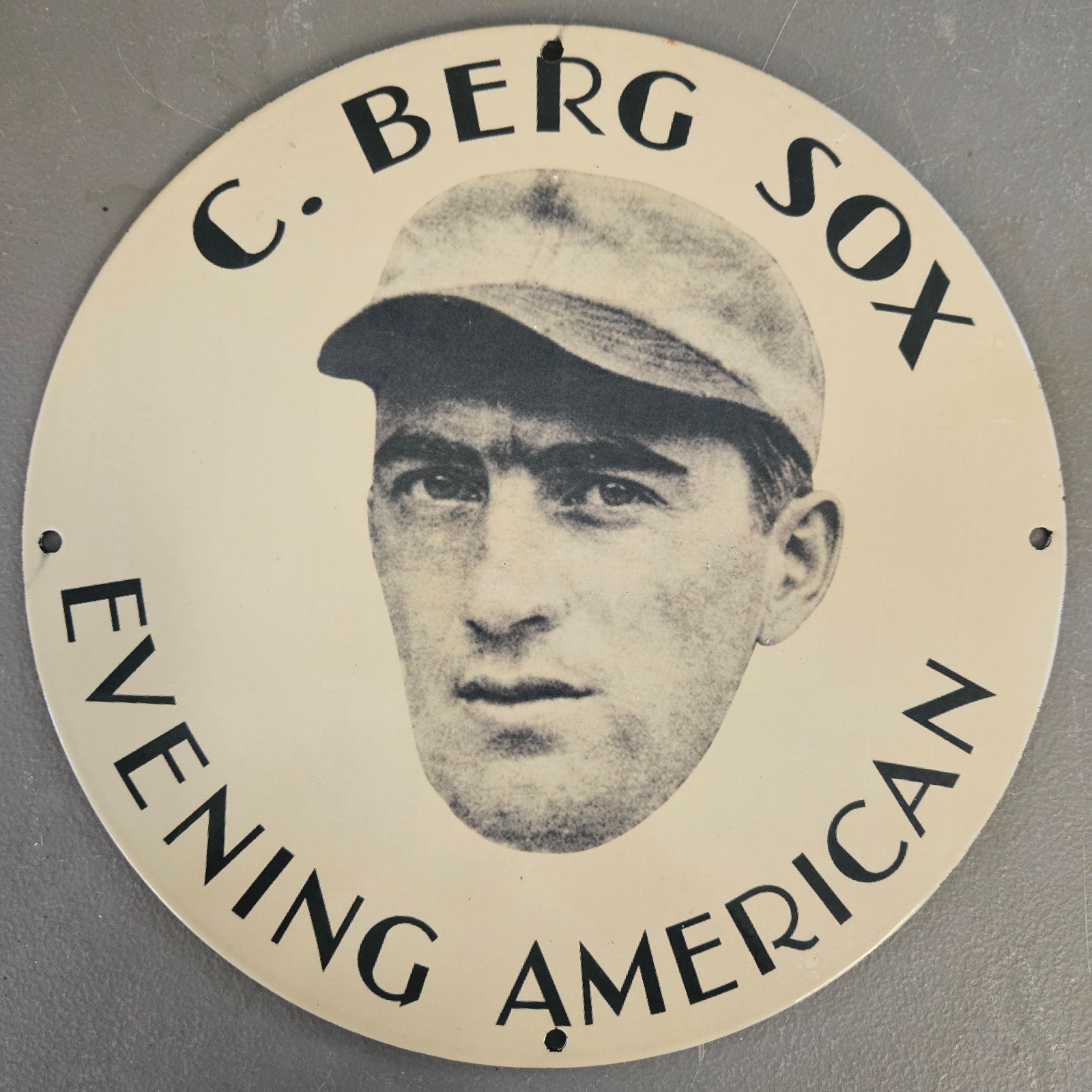 VINTAGE 1930 PORCELAIN MOE BERG CHICAGO EVENING AMERICAN GARAGE MAN CAVE SIGN