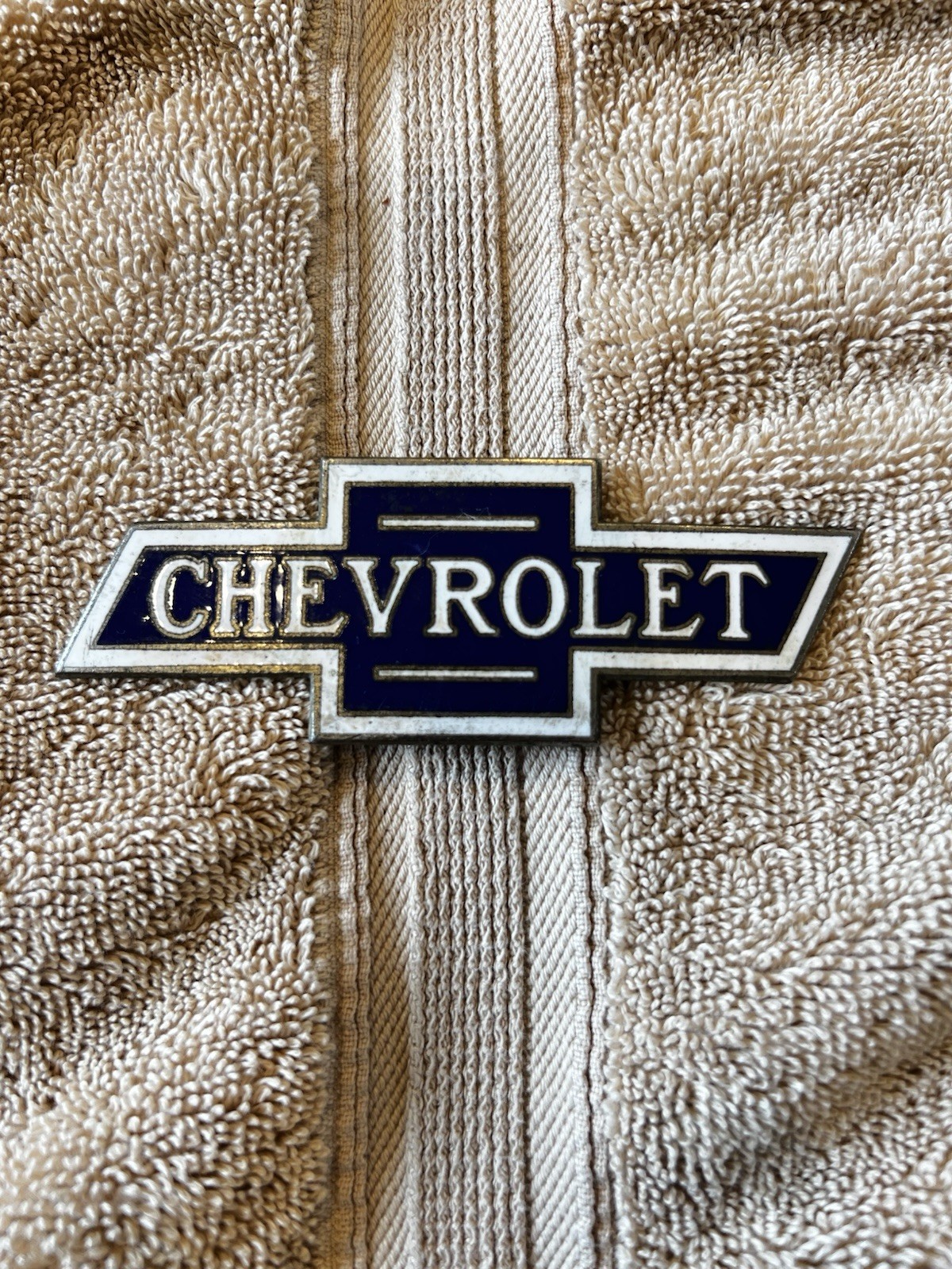 Vintage 1920\'s Chevrolet bowtie enamel radiator emblem