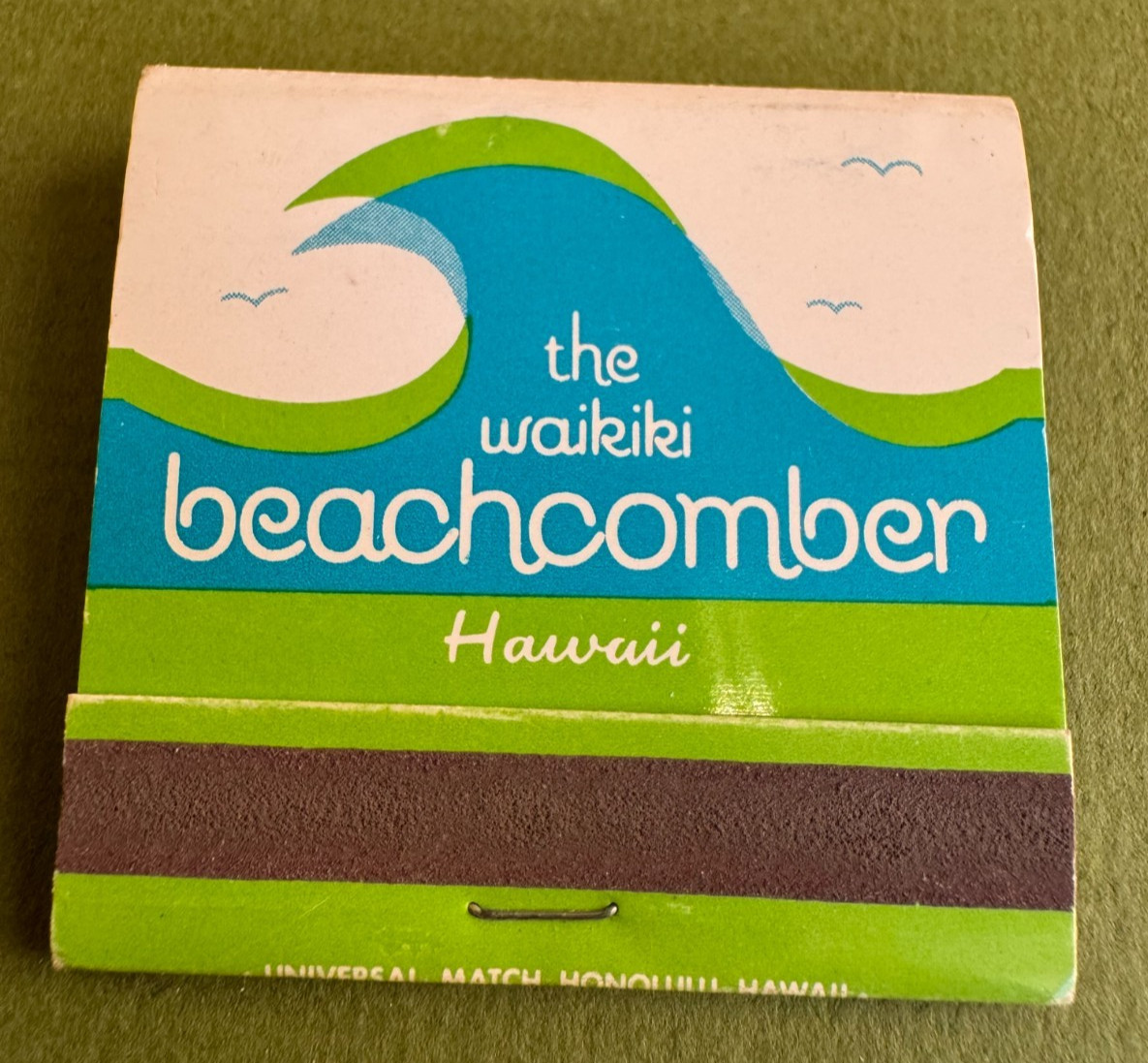 The Beachcomber Waikiki Restaurant Matchbook ~ Full, Vintage, Colorful, Nice++++
