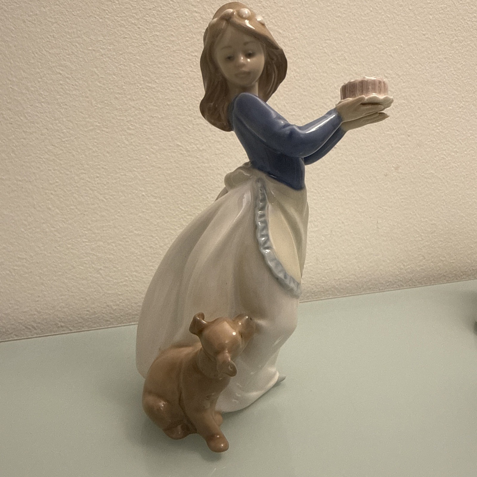 Vintage LLADRO NAO Spain #1045 Puppy\'s Birthday Girl with Cake & Dog 7.5\