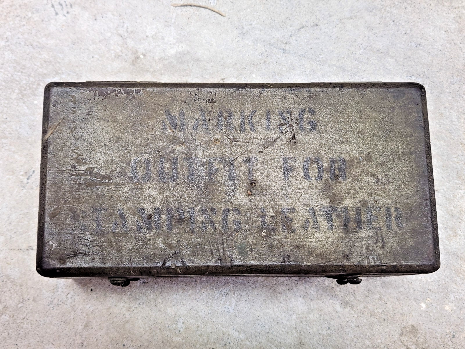 VINTAGE WWI WWII US ARMY LEATHER MARKING OUTFIT STAMPING KIT