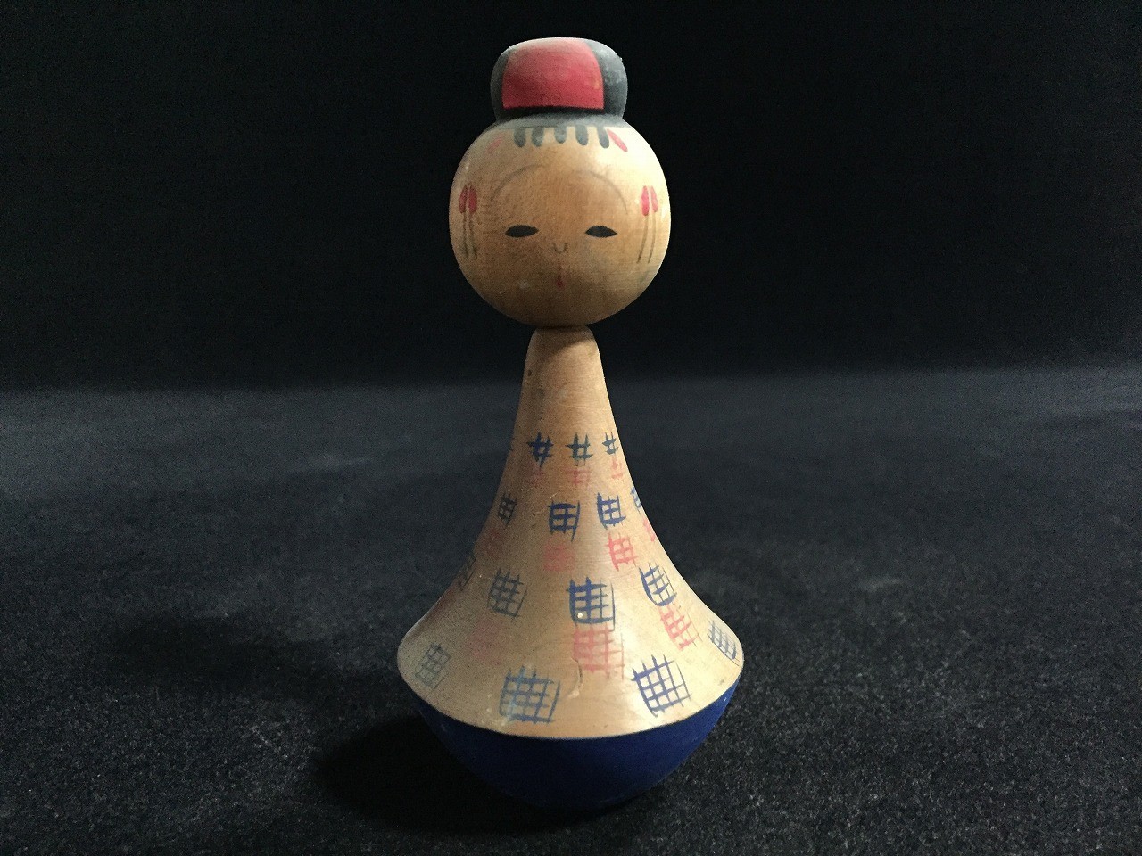 T0748 Vintage Japanese Wooden Kokeshi Doll Folk Craft Traditional Collectible