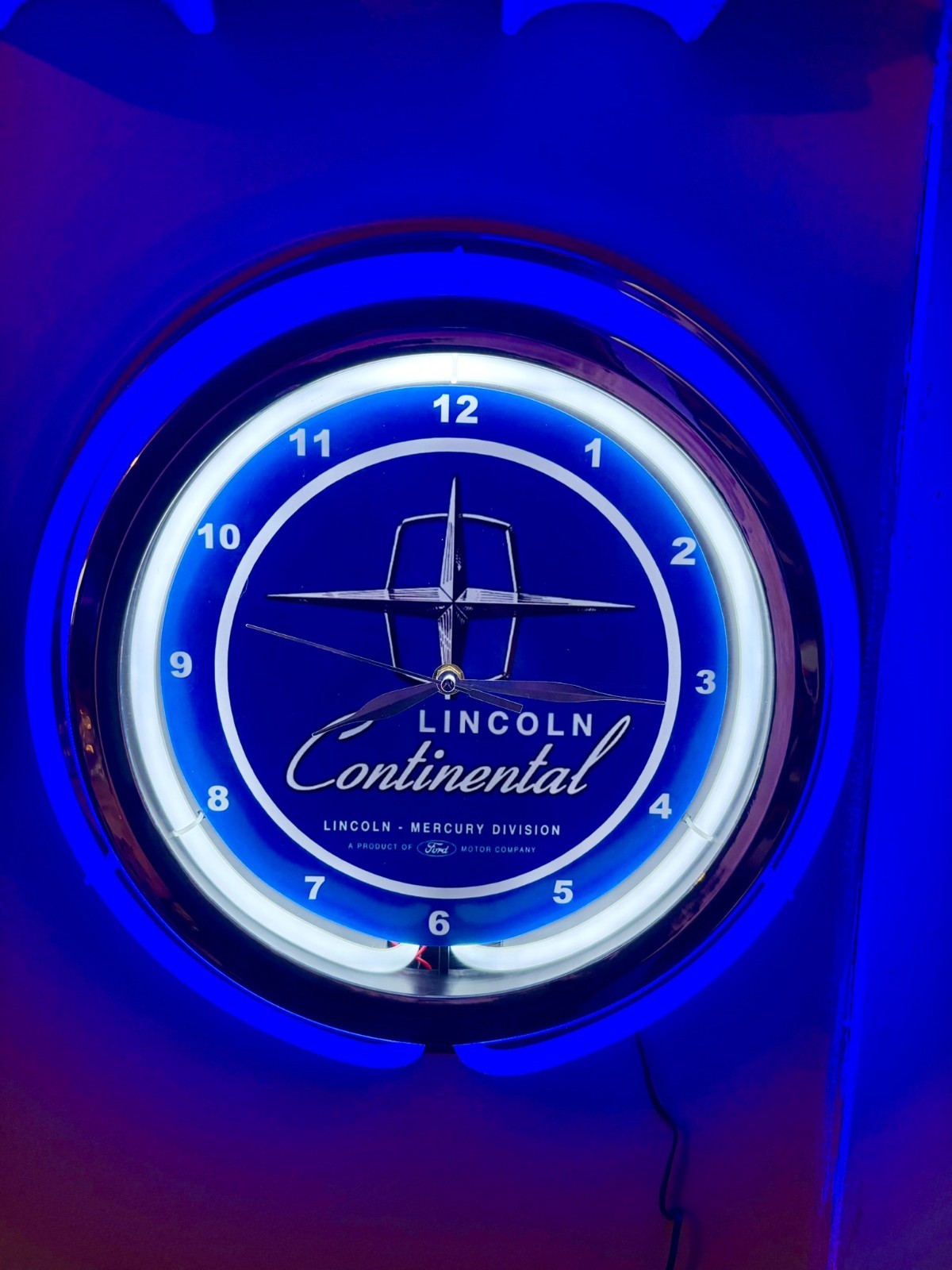 Lincoln Continental Motors Auto Garage Man Cave Neon Style Retro LED Clock Sign