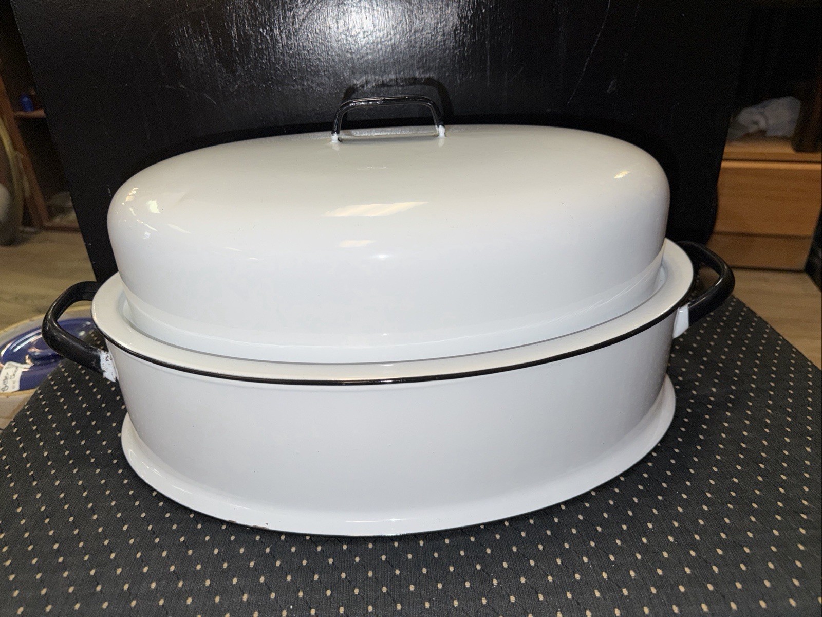 Black & White Vintage Large Roasting Pan Enamel/Graniteware?? Roaster 17\