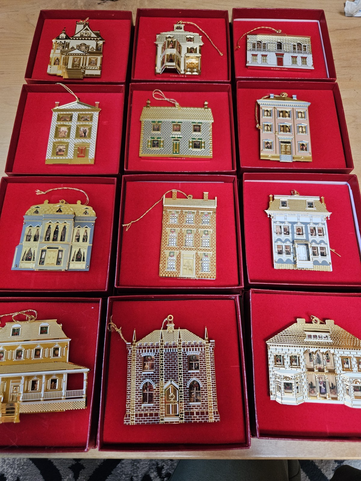 BING & GRONDAHL DOLL HOUSES OF AMERICA CHRISTMAS ORNAMENTS GOLD 12