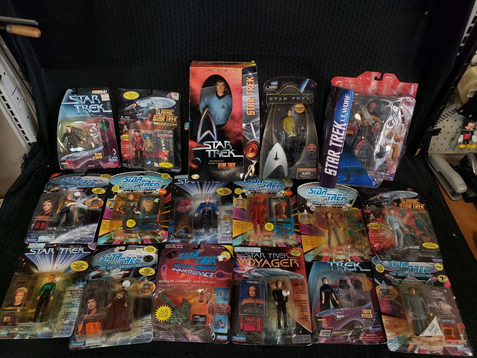 504772 - 31 Misc. Star Trek Figures in Packages (Mixed Generations & Characters)