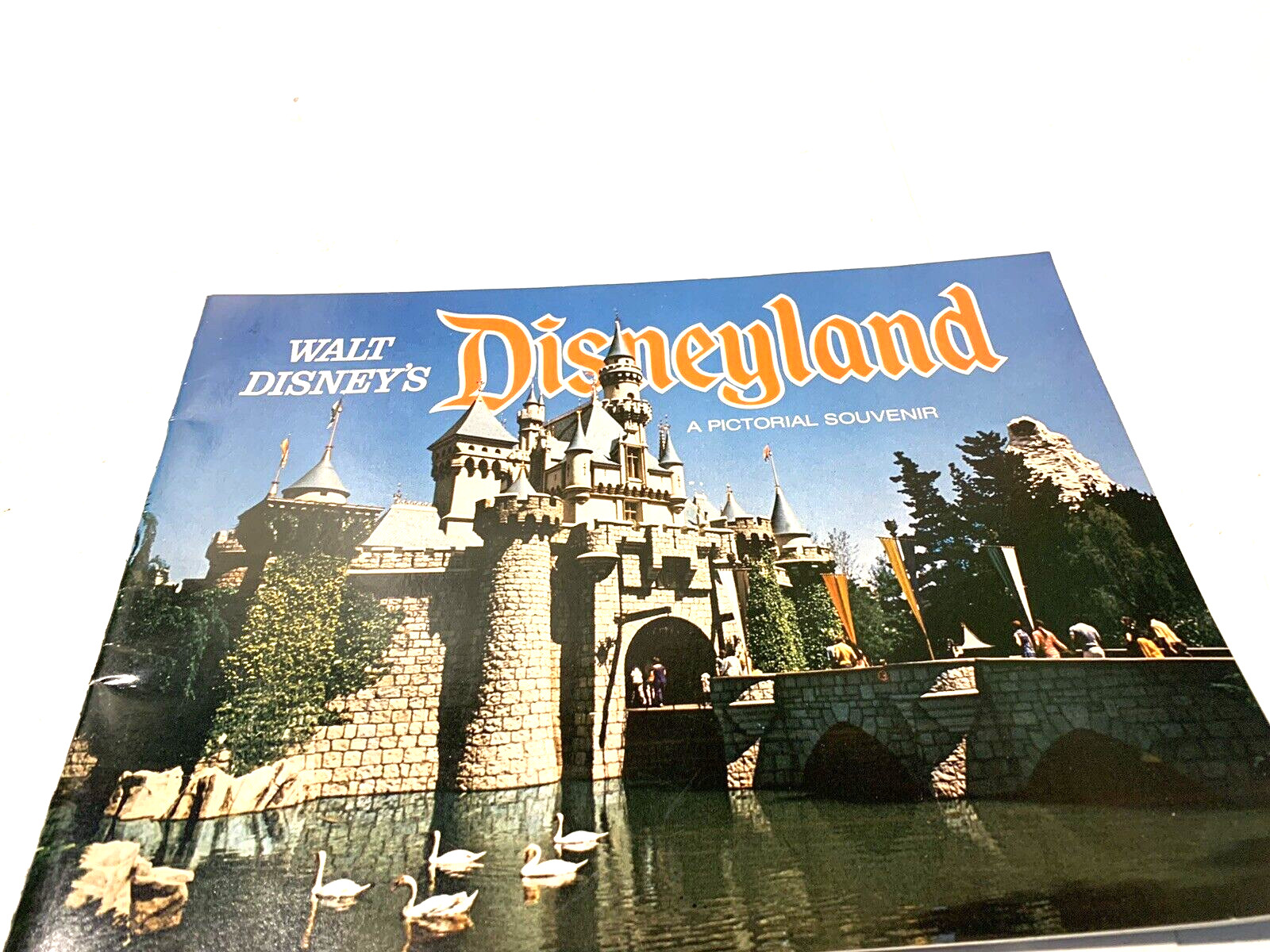 Vintage 1972 Walt Disney Disneyland A Pictorial Souvenir Book Booklet