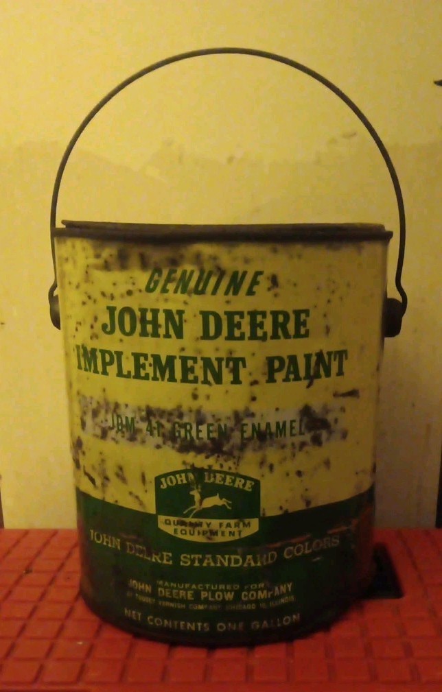 VINTAGE JOHN DEERE JDM 41 GREEN IMPLEMENT TRACTOR PAINT UNOPENED 4 LEGGED DEERE