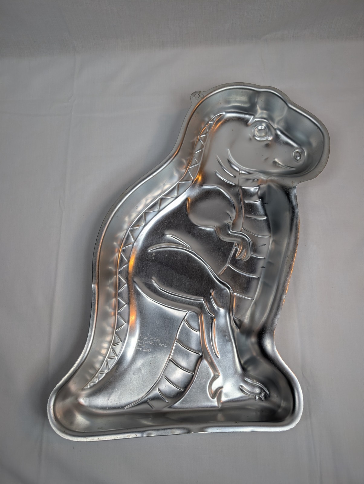 Vintage Wilton Dinosaur Aluminum Cake Pan 1987
