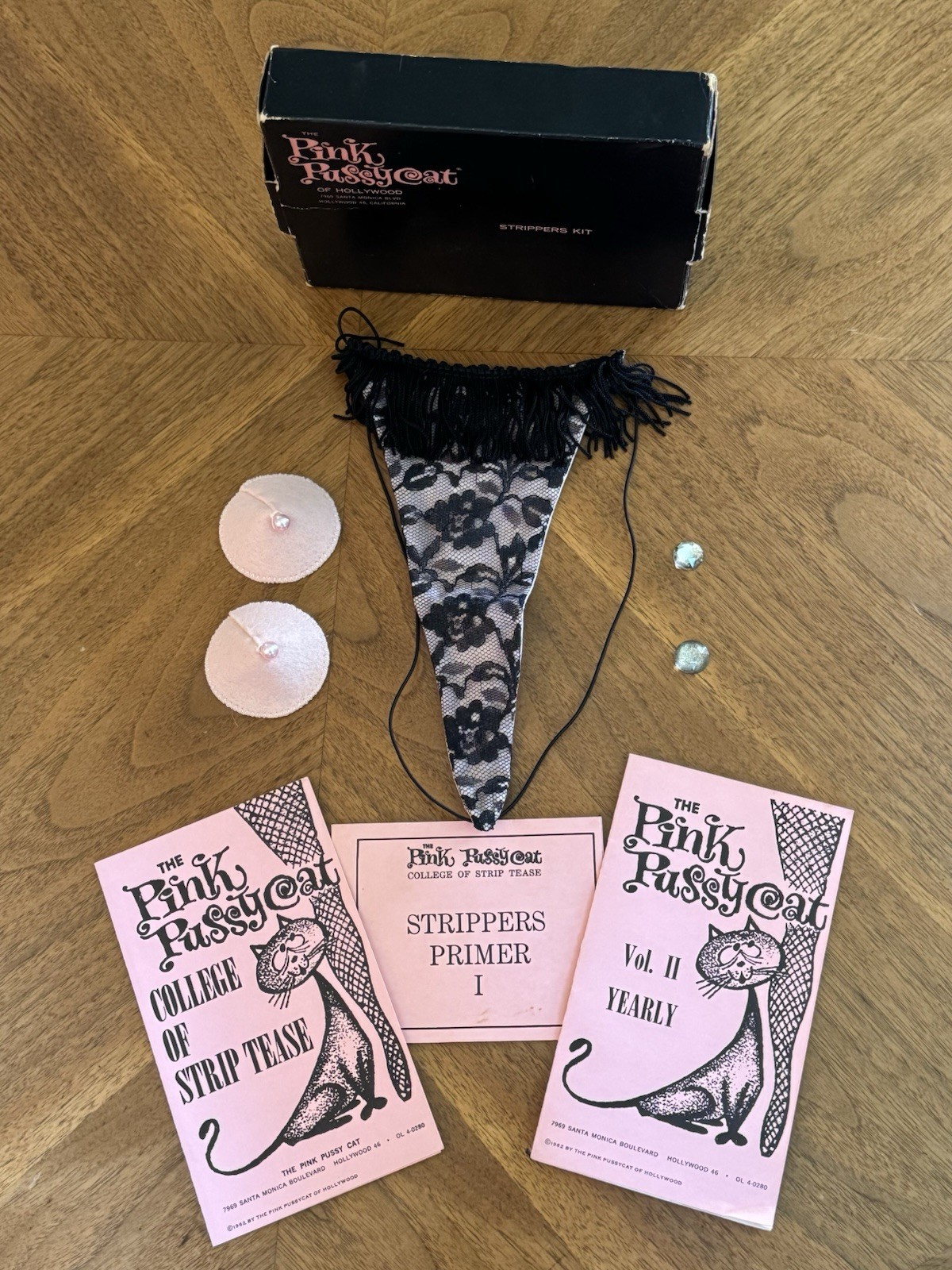 Vintage 1962 The Pink PussyCat Of Hollywood College Of Strip Tease Strippers Kit