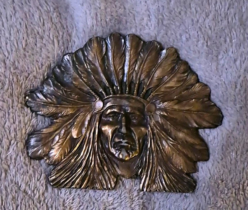 Native American Chief Headdress Belt Buckle - Provenance: Ownership History NA